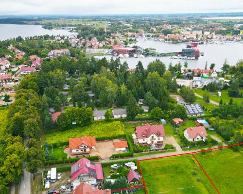 Mikołajki, Pensjonat z terenem inwestycyjnym