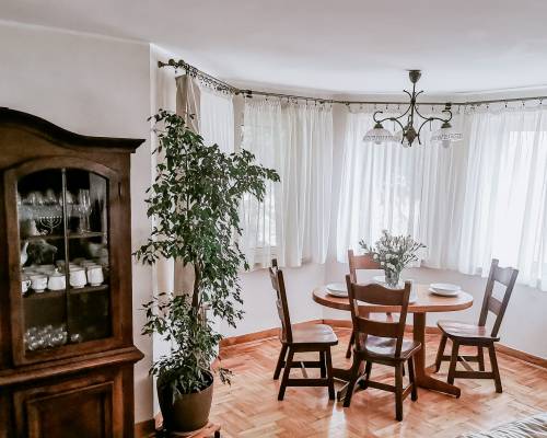 Komfortowy dom z 2 garażami i ogrodem Nowy Sącz